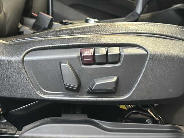 ＢＭＷ Ｘ１ xDrive 20i Xライン 福島県 2016(平28)年 3.8万km アルピンホワイトⅢ 登録時走行距離：37671km/４WD/純正メーカーナビ/ (BT/CD/DVD/AUX/AM/FM)/バックカメラ/MTモード付AT/ステアリングスイッチ/革巻きステアリング/LIM機能/パワーバックドア/ハーフレザーシート/パワーシート/ (D席/N席)/メモリーシート/ (D席)/フロアマット/電動格納ミラー/ウィンカーミラー/ルーフレール/純正18インチAW/オートライト/LEDヘッドライト/フォグランプ/クリアランスソナー/アイドリングストップ/横滑り防止装置/ダウンヒルアシスト/スマートキー/スペアキー×１/保証書/取扱説明書