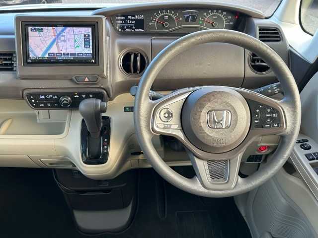 ホンダ Ｎ ＢＯＸ G ホンダセンシング 千葉県 2018(平30)年 4.9万km モーニングミストブルーM 社外ナビ/ワンセグTV/CD/DVD/Bluetooth/ETC/バックカメラ/両側スライドドア/前方ドライブレコーダー/前後コーナーセンサー/レダークルーズコントロール/衝突軽減ブレーキ/踏み間違い衝突軽減機能/歩行者回避支援/車線維持支援システム/先行車発進お知らせ機能/標識認識機能/パーキングセンサーシステム/ブラインドスポットインフォメーション/アダプティブドライビングビーム/チップアップシート/オートハイビーム/プッシュスタート/スマートキー/スペアキー１本