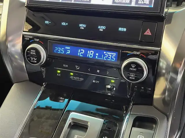 トヨタ アルファードハイブリット SR Cパッケージ 岩手県 2017(平29)年 3.7万km ホワイトパールクリスタルシャイン E-Four/本革シート/12.1型後席ディスプレイ/プリクラッシュセーフティ/レーダークルーズコントロール/クリアランスソナー/オートブレーキホールド/横滑り防止装置/MTモード付きAT/両側パワースライドドア/パワーバックドア/純正10型ナビ/フルセグTV/パワーシート/シートヒーター/ステアリングヒーター/AC100V1500Wアクセサリーコンセント/ETC/バックカメラ/リヤロールサンシェード/LEDヘッドランプ/純正17インチアルミホイール