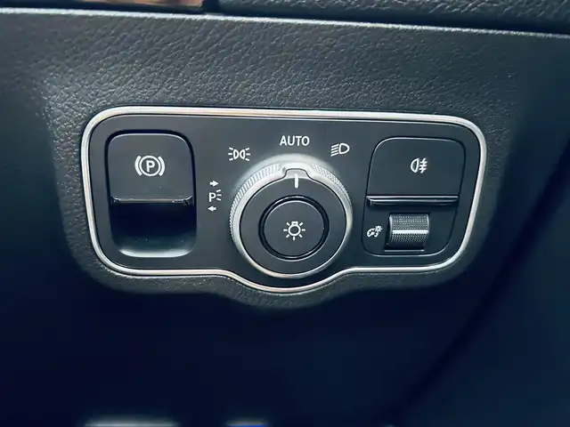 メルセデス・ベンツ Ｍ・ベンツ ＧＬＡ２００ｄ 4マチック AMGライン 大阪府 2022(令4)年 2.4万km コスモスブラック サンルーフ/HUD/ACC/レーダーセーフティP/黒革/メモリ付きパワーシート/シートヒーター/純正ナビ/TV/360度カメラ/純正19インチAW/LEDヘッドライト/アンビエントライト/電動リアゲート/ブラインドスポット/ワイヤレス充電