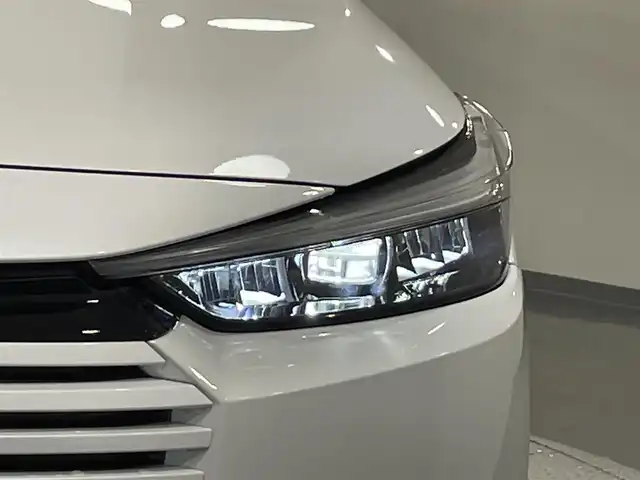 ホンダ ヴェゼル ハイブリッド e:HEV Z 愛知県 2025(令7)年 0.1千km プラチナホワイトパール 登録済未使用車/純正９インチナビ/衝突軽減ブレーキ/レーダークルーズコントロール/ブラインドスポットモニター/クリアランスソナー/車線逸脱警報/パワーバックドア/ヒルディセントコントロール/電動パーキングブレーキ/ブレーキホールド/パドルシフト/ワイヤレス充電/ハーフレザーシート/シートヒーター/ハンドルヒーター/バックカメラ/ビルトインＥＴＣ2.0/USB入力端子/ISOFIX/純正18インチアルミホイール
