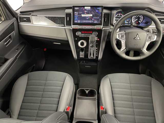 三菱 デリカＤ：５ シャモニー 道央・札幌 2025(令7)年 0.1千km 黒Ⅱ ・登録済未使用車/・4WD/ディーゼルターボ/・e-Assist/・12.8型フリップダウンモニター/・ディーラーOP11型メモリナビ/・BT/DVD/CD/SD/USB/HDMI/・マルチアラウンドモニター/・両側パワースライドドア/・パワーバックドア/・レーダークルーズコントロール/・LEDオートライト/フォグランプ/・オートマチックハイビーム/・ハーフレザーシート/・パワーシート/シートヒーター/・ステアリングヒーター/・スマートキー×2/パドルシフト/・純正18インチAW