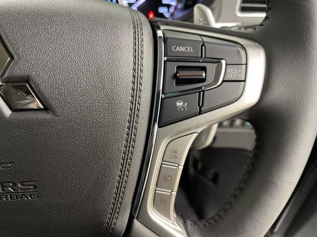 三菱 デリカＤ：５ シャモニー 道央・札幌 2025(令7)年 0.1千km 黒Ⅱ ・登録済未使用車/・4WD/ディーゼルターボ/・e-Assist/・12.8型フリップダウンモニター/・ディーラーOP11型メモリナビ/・BT/DVD/CD/SD/USB/HDMI/・マルチアラウンドモニター/・両側パワースライドドア/・パワーバックドア/・レーダークルーズコントロール/・LEDオートライト/フォグランプ/・オートマチックハイビーム/・ハーフレザーシート/・パワーシート/シートヒーター/・ステアリングヒーター/・スマートキー×2/パドルシフト/・純正18インチAW