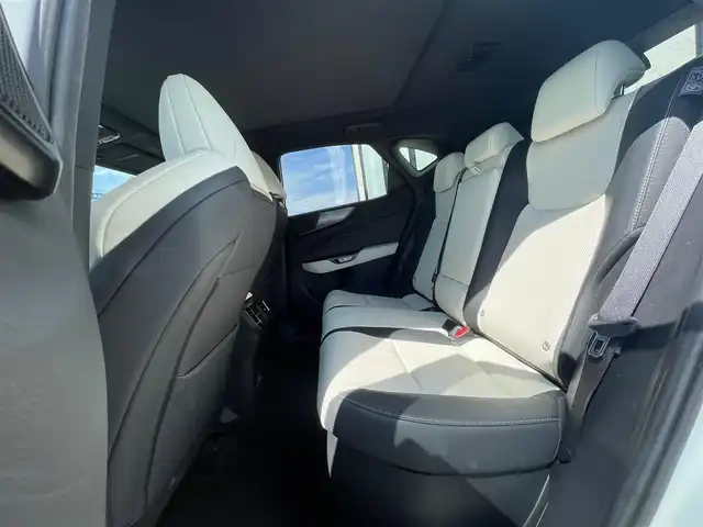 レクサス ＮＸ 350h Fスポーツ 大阪府 2022(令4)年 4.3万km ホワイトノーヴァガラスフレーク 純正14インチディスプレイオーディオ　/（フルセグTV/USB/車外カメラ/温度調整）/パノラミックビュー（360度）/パノラマサンルーフ/ETC2.0　/三眼LEDヘッドライト　/ステアリングヒーター　/Fスポーツ専用レザーシート/（前席パワーシート/シートヒーター＆ベンチレーション）/アドバンストパーク（自動駐車）/パドルシフト/クルーズコントロール/前後ドライブレコーダー/純正フロアマット/純正20インチアルミホイール/ワイヤレス充電/ブラインドスポットミラー/デジタルインナーミラー/ヘッドアップディスプレイ