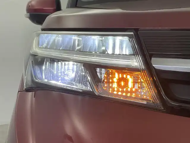 トヨタ タンク カスタムG－T 群馬県 2020(令2)年 2.8万km ブラックマイカメタリック/ファイアークォーツレッドメタリック 禁煙車　純正９インチナビ　Ｂｌｕｅｔｏｏｔｈ　フルセグ　全方位カメラ　両側パワースライドドア　クルーズコントロール　衝突軽減システム　オートマチックハイビーム　クリアランスソナー　シートヒーター