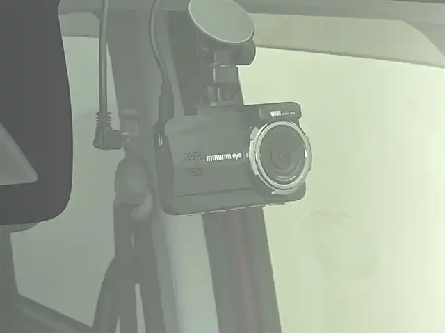 トヨタ タンク カスタムG－T 群馬県 2020(令2)年 2.8万km ブラックマイカメタリック/ファイアークォーツレッドメタリック 禁煙車　純正９インチナビ　Ｂｌｕｅｔｏｏｔｈ　フルセグ　全方位カメラ　両側パワースライドドア　クルーズコントロール　衝突軽減システム　オートマチックハイビーム　クリアランスソナー　シートヒーター
