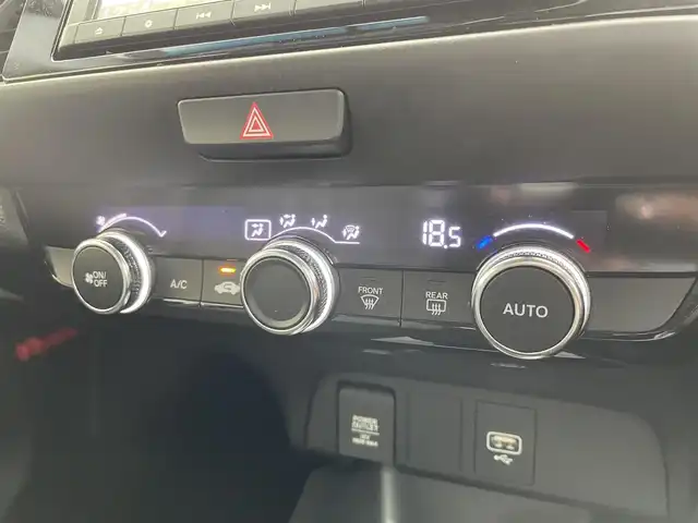 ホンダ フィット ホーム 千葉県 2020(令2)年 1.9万km ルナシルバーM ワンオーナー/Honda SENSING/・衝突軽減ブレーキ〈CMBS〉/・誤発進抑制機能/・後方誤発進抑制機能/・近距離衝突軽減ブレーキ/・歩行者事故低減ステアリング/・路外逸脱抑制機能/・渋滞追従機能付アダプティブ・クルーズ・コントロール〈ACC〉/・車線維持支援システム〈LKAS〉/・先行車発進お知らせ機能/・標識認識機能/・オートハイビーム/ハーフレザー/純正ディーラーナビ/・AM/FM/CD/BTオーディオ/ETC/LEDヘッドライト/スペアキー/保証書/取扱説明書