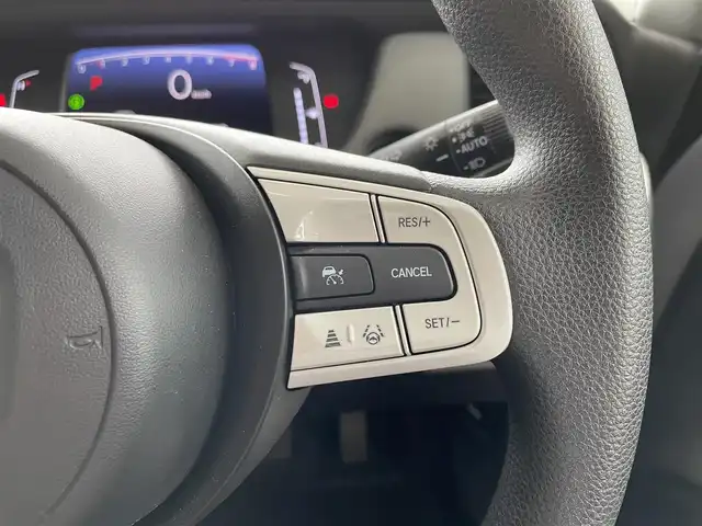 ホンダ フィット ホーム 千葉県 2020(令2)年 1.9万km ルナシルバーM ワンオーナー/Honda SENSING/・衝突軽減ブレーキ〈CMBS〉/・誤発進抑制機能/・後方誤発進抑制機能/・近距離衝突軽減ブレーキ/・歩行者事故低減ステアリング/・路外逸脱抑制機能/・渋滞追従機能付アダプティブ・クルーズ・コントロール〈ACC〉/・車線維持支援システム〈LKAS〉/・先行車発進お知らせ機能/・標識認識機能/・オートハイビーム/ハーフレザー/純正ディーラーナビ/・AM/FM/CD/BTオーディオ/ETC/LEDヘッドライト/スペアキー/保証書/取扱説明書