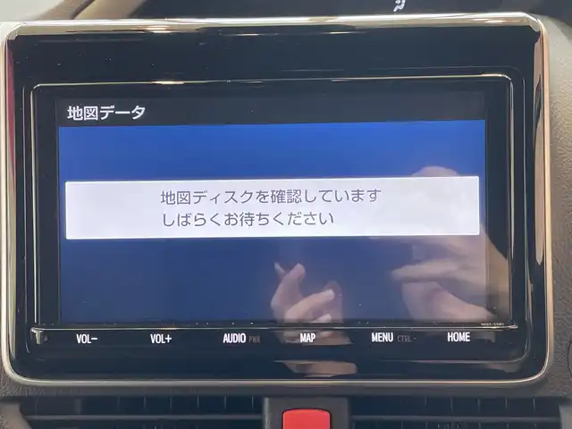 トヨタ ヴォクシー ZS 煌 埼玉県 2018(平30)年 2.7万km イナズマスパーキングブラックガラスフレーク トヨタセーフティーセンス /純正9インチメモリナビ /　　CD/DVD/BT/フルセグ/バックカメラ /両側パワースライドドア /クルーズコントロール /LEDオートライト /純正16インチアルミホイール /ステアリングスイッチ /純正ETC