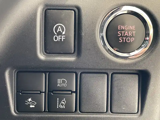 トヨタ ヴォクシー ZS 煌 埼玉県 2018(平30)年 2.7万km イナズマスパーキングブラックガラスフレーク トヨタセーフティーセンス /純正9インチメモリナビ /　　CD/DVD/BT/フルセグ/バックカメラ /両側パワースライドドア /クルーズコントロール /LEDオートライト /純正16インチアルミホイール /ステアリングスイッチ /純正ETC