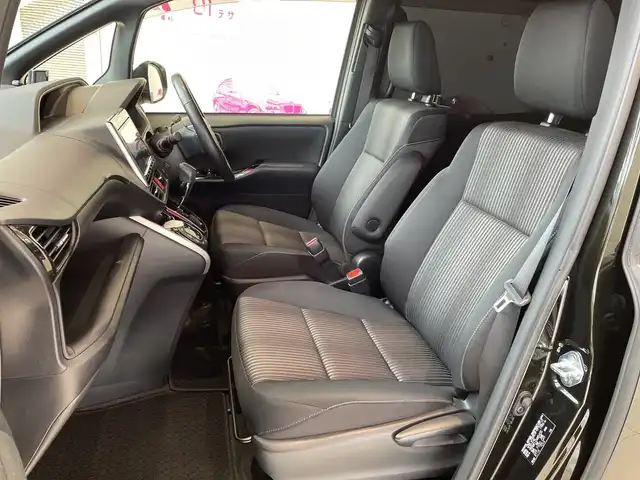 トヨタ ヴォクシー ZS 煌 埼玉県 2018(平30)年 2.7万km イナズマスパーキングブラックガラスフレーク トヨタセーフティーセンス /純正9インチメモリナビ /　　CD/DVD/BT/フルセグ/バックカメラ /両側パワースライドドア /クルーズコントロール /LEDオートライト /純正16インチアルミホイール /ステアリングスイッチ /純正ETC