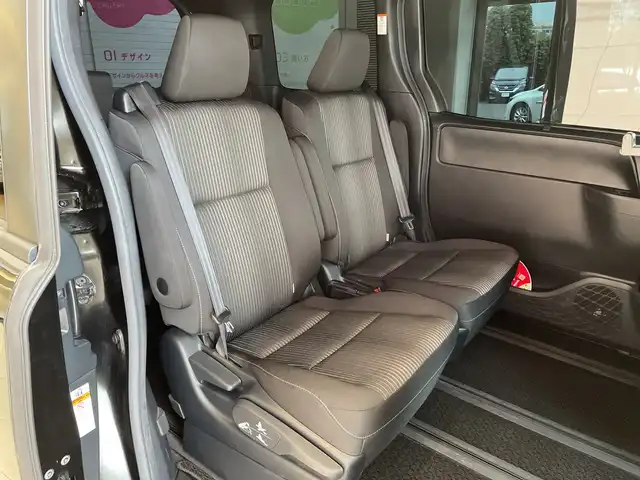 トヨタ ヴォクシー ZS 煌 埼玉県 2018(平30)年 2.7万km イナズマスパーキングブラックガラスフレーク トヨタセーフティーセンス /純正9インチメモリナビ /　　CD/DVD/BT/フルセグ/バックカメラ /両側パワースライドドア /クルーズコントロール /LEDオートライト /純正16インチアルミホイール /ステアリングスイッチ /純正ETC
