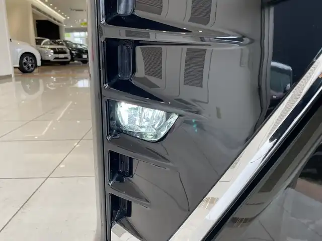 トヨタ ヴォクシー ZS 煌 埼玉県 2018(平30)年 2.7万km イナズマスパーキングブラックガラスフレーク トヨタセーフティーセンス /純正9インチメモリナビ /　　CD/DVD/BT/フルセグ/バックカメラ /両側パワースライドドア /クルーズコントロール /LEDオートライト /純正16インチアルミホイール /ステアリングスイッチ /純正ETC