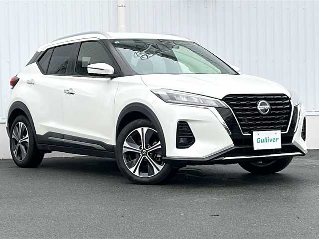 日産 キックス X 三重県 2021(令3)年 5万km ブリリアントホワイトパール 社外ナビ /バックカメラ /ビルトインETC /前席シートヒーター /ステアリングヒーター /前方ドライブレコーダー /前後コーナーセンサー /プロパイロット /レーダークルーズコントロール /革巻きステアリング/ステアリングスイッチ/フロアマット/LEDヘッドライト/オートハイビーム/オートライト/電子パーキング/ハーフレザーシート/USB給電ポート /電動格納ミラー/禁煙車