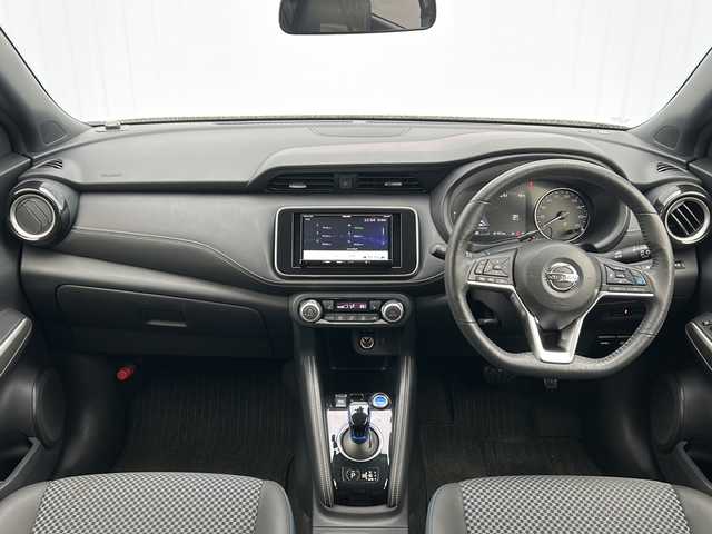 日産 キックス X 三重県 2021(令3)年 5万km ブリリアントホワイトパール 社外ナビ /バックカメラ /ビルトインETC /前席シートヒーター /ステアリングヒーター /前方ドライブレコーダー /前後コーナーセンサー /プロパイロット /レーダークルーズコントロール /革巻きステアリング/ステアリングスイッチ/フロアマット/LEDヘッドライト/オートハイビーム/オートライト/電子パーキング/ハーフレザーシート/USB給電ポート /電動格納ミラー/禁煙車