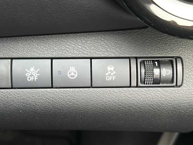 日産 キックス X 三重県 2021(令3)年 5万km ブリリアントホワイトパール 社外ナビ /バックカメラ /ビルトインETC /前席シートヒーター /ステアリングヒーター /前方ドライブレコーダー /前後コーナーセンサー /プロパイロット /レーダークルーズコントロール /革巻きステアリング/ステアリングスイッチ/フロアマット/LEDヘッドライト/オートハイビーム/オートライト/電子パーキング/ハーフレザーシート/USB給電ポート /電動格納ミラー/禁煙車