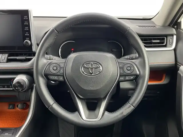 トヨタ ＲＡＶ４ アドベンチャー 新潟県 2021(令3)年 5万km アティチュードブラックマイカ BSM （Bluetooth・USB）/バックカメラ　/レーンキープアシスト　/衝突被害軽減システム　/追従クルーズコントロール　/LEDオートライト　/オートマチックハイビーム　/ダウンヒルアシストコントロール　/合皮シート　/パワーシート　/純正ビルトインETC　/純正前方ドライブレコーダー（DRT-H68A）/４WD/寒冷地仕様/ナイトビジョン/純正フロアマット/純正１９インチアルミホイール/保証書/取扱説明書/スマートキー