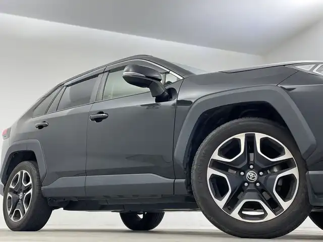 トヨタ ＲＡＶ４ アドベンチャー 新潟県 2021(令3)年 5万km アティチュードブラックマイカ BSM （Bluetooth・USB）/バックカメラ　/レーンキープアシスト　/衝突被害軽減システム　/追従クルーズコントロール　/LEDオートライト　/オートマチックハイビーム　/ダウンヒルアシストコントロール　/合皮シート　/パワーシート　/純正ビルトインETC　/純正前方ドライブレコーダー（DRT-H68A）/４WD/寒冷地仕様/ナイトビジョン/純正フロアマット/純正１９インチアルミホイール/保証書/取扱説明書/スマートキー
