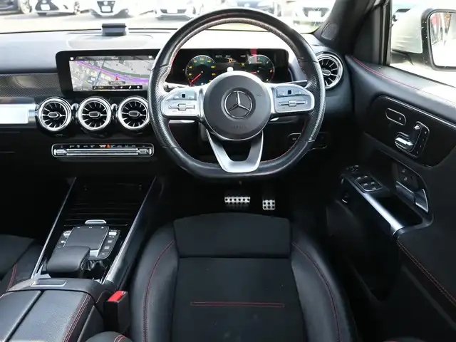 メルセデス・ベンツ Ｍ・ベンツ ＧＬＢ２００ｄ 4マチック AMGライン 千葉県 2021(令3)年 3.5万km デジタルホワイト アクティブブレーキアシスト/アクティブレーンキーピングアシスト/レーンチェンジアシスト/アテンションアシスト/ブラインドスポットアシスト/ディストロニック/パノラミックスライディングルーフ/パワーバックドア/ハーフレザーシート/前席パワーシート/シートヒーター/純正HDDナビ/地デジTV/【Bluetooth接続】/360°カメラ/リバース連動ドアミラー（左）/ドライブレコーダー（前後撮影）/革巻きステアリング/ステアリングスイッチ/パドルシフト/ETC（2.0）/LEDヘッドライト/ウインカーミラー/パークトロニック/純正19インチアルミホイル/サイド/カーテンエアバッグ/キーレスゴー