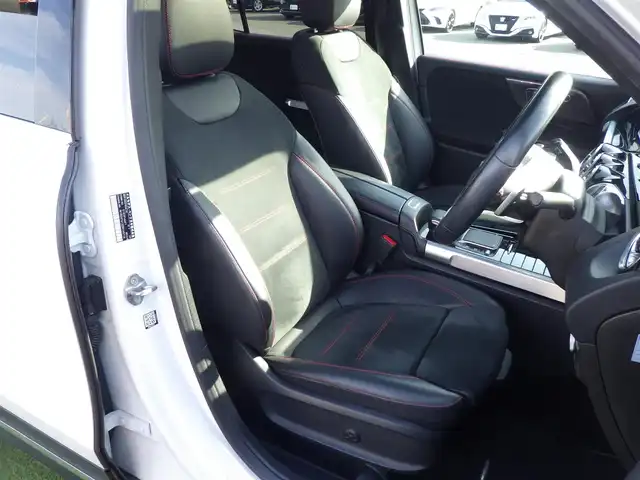 メルセデス・ベンツ Ｍ・ベンツ ＧＬＢ２００ｄ 4マチック AMGライン 千葉県 2021(令3)年 3.5万km デジタルホワイト アクティブブレーキアシスト/アクティブレーンキーピングアシスト/レーンチェンジアシスト/アテンションアシスト/ブラインドスポットアシスト/ディストロニック/パノラミックスライディングルーフ/パワーバックドア/ハーフレザーシート/前席パワーシート/シートヒーター/純正HDDナビ/地デジTV/【Bluetooth接続】/360°カメラ/リバース連動ドアミラー（左）/ドライブレコーダー（前後撮影）/革巻きステアリング/ステアリングスイッチ/パドルシフト/ETC（2.0）/LEDヘッドライト/ウインカーミラー/パークトロニック/純正19インチアルミホイル/サイド/カーテンエアバッグ/キーレスゴー