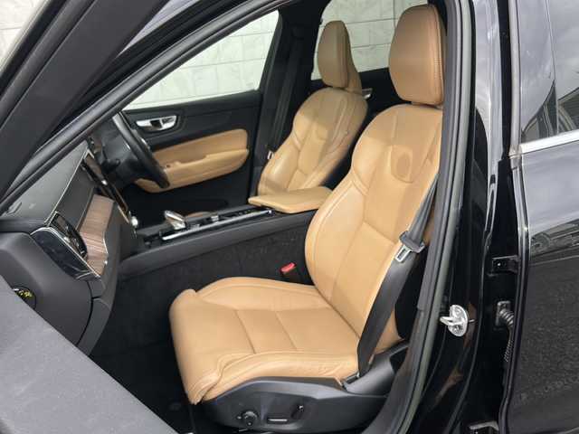 ボルボ ボルボ ＸＣ６０ B5 AWD インスクリプション 神奈川県 2022(令4)年 2.7万km オニキスブラックP ワンオーナー/harmankardonスペシャルサウンド/サンルーフ/純正Googleナビ/Apple Car Play/Android Auto/Bluetooth/全方位カメラ/全方位ドライブレコーダー/ETC2.0/クルーズコントロール/置くだけ充電/パワーバックドア/茶革シート/D/N席パワーメモリシート/全席シートヒーター/D/N席エアシート/ステアリングヒーター/横滑り防止装置/レーンキープアシスト/先行車発進お知らせ/純正マット/純正１９インチアルミホイール/スペアキー×１/保証書/取扱説明書