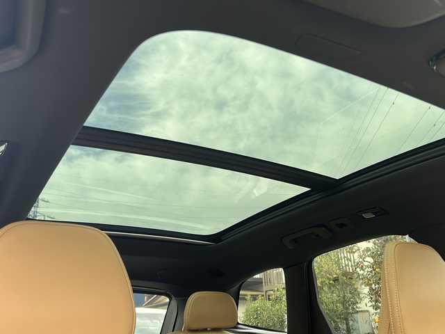 ボルボ ボルボ ＸＣ６０ B5 AWD インスクリプション 神奈川県 2022(令4)年 2.7万km オニキスブラックP ワンオーナー/harmankardonスペシャルサウンド/サンルーフ/純正Googleナビ/Apple Car Play/Android Auto/Bluetooth/全方位カメラ/全方位ドライブレコーダー/ETC2.0/クルーズコントロール/置くだけ充電/パワーバックドア/茶革シート/D/N席パワーメモリシート/全席シートヒーター/D/N席エアシート/ステアリングヒーター/横滑り防止装置/レーンキープアシスト/先行車発進お知らせ/純正マット/純正１９インチアルミホイール/スペアキー×１/保証書/取扱説明書