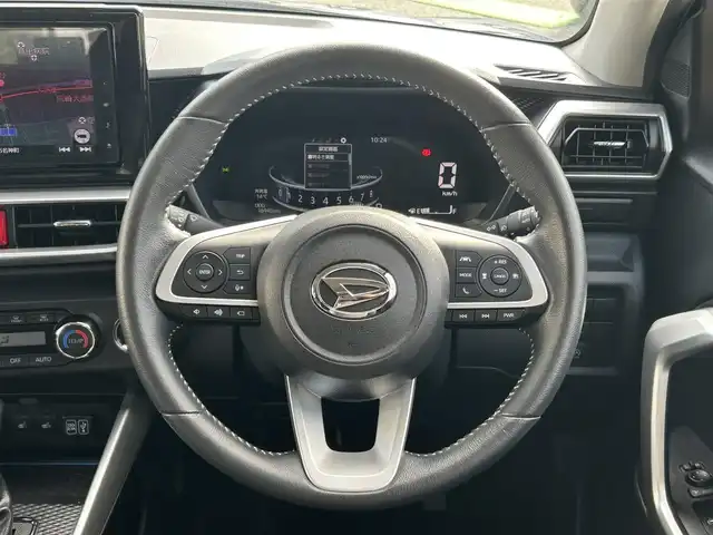 ダイハツ ロッキー プレミアム 兵庫県 2020(令2)年 1.7万km レーザーブルークリスタルシャイン ・ワンオーナー/・純正9インチメモリーナビ（NSZN-Y70D）/・地デジ/DVD/BT/USB/・ステアリングリモコン/・ナビ連動ドライブレコーダー（前方）/・パノラマモニター/・ビルトインETC/・ハーフレザーシート/・前席シートヒーター/・純正17インチAW/・アイドリングストップ/・オートLEDヘッドランプ/・LEDフォグランプ/・リヤフォグランプ/・ACC/・車線逸脱警報/・衝突警報/・先行車発進お知らせ/・標識認識機能/・BSM/RCTA/・ハイビームアシスト/・コーナーセンサー/・R3/4/5/6年ディーラー点検記録簿/・スペアキー