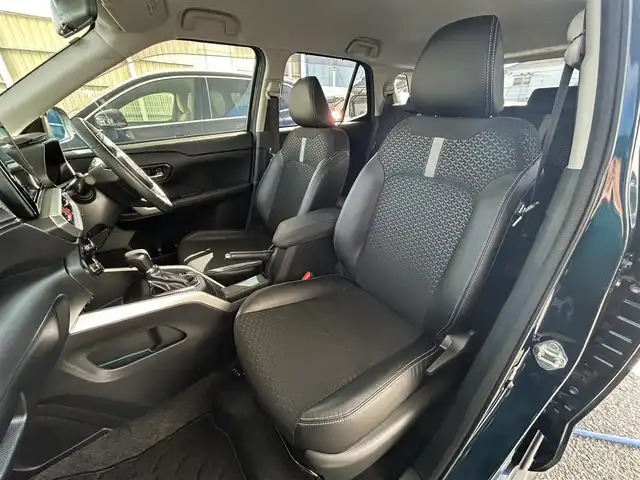 ダイハツ ロッキー プレミアム 兵庫県 2020(令2)年 1.7万km レーザーブルークリスタルシャイン ・ワンオーナー/・純正9インチメモリーナビ（NSZN-Y70D）/・地デジ/DVD/BT/USB/・ステアリングリモコン/・ナビ連動ドライブレコーダー（前方）/・パノラマモニター/・ビルトインETC/・ハーフレザーシート/・前席シートヒーター/・純正17インチAW/・アイドリングストップ/・オートLEDヘッドランプ/・LEDフォグランプ/・リヤフォグランプ/・ACC/・車線逸脱警報/・衝突警報/・先行車発進お知らせ/・標識認識機能/・BSM/RCTA/・ハイビームアシスト/・コーナーセンサー/・R3/4/5/6年ディーラー点検記録簿/・スペアキー