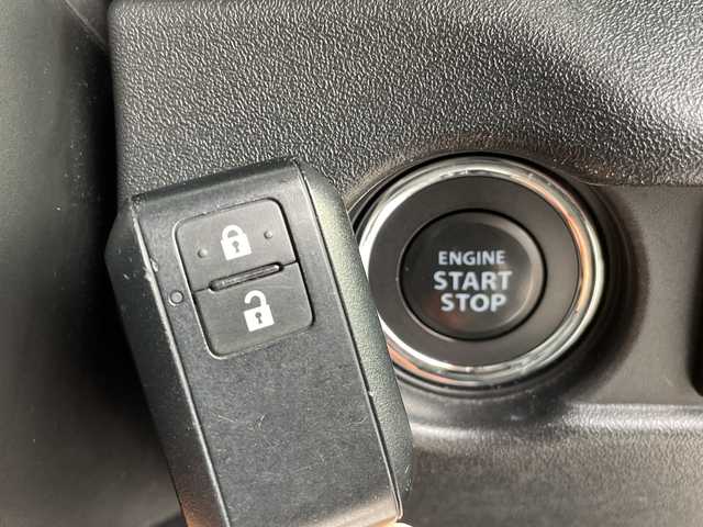 スズキ ジムニー XC 愛知県 2023(令5)年 2万km ミディアムグレー 衝突軽減システム/ディスプレイオーディオ　ナビ機能なし/４WD/バックカメラ/シートヒーター/LEDヘッドライト/ETC/レーンキープアシスト/スマートキー/プッシュスタート/ステアリングスイッチ