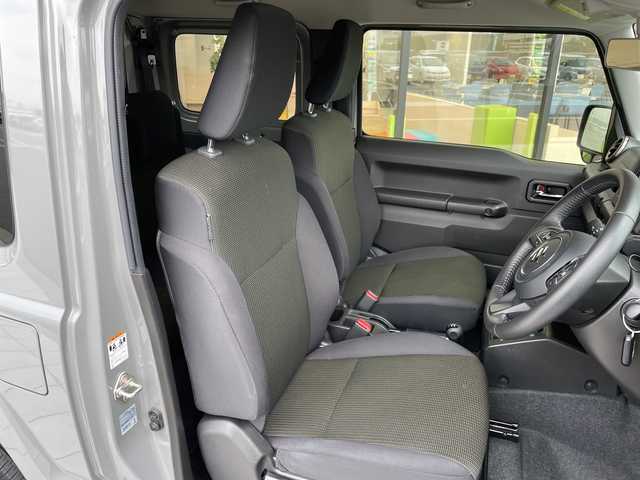 スズキ ジムニー XC 愛知県 2023(令5)年 2万km ミディアムグレー 衝突軽減システム/ディスプレイオーディオ　ナビ機能なし/４WD/バックカメラ/シートヒーター/LEDヘッドライト/ETC/レーンキープアシスト/スマートキー/プッシュスタート/ステアリングスイッチ