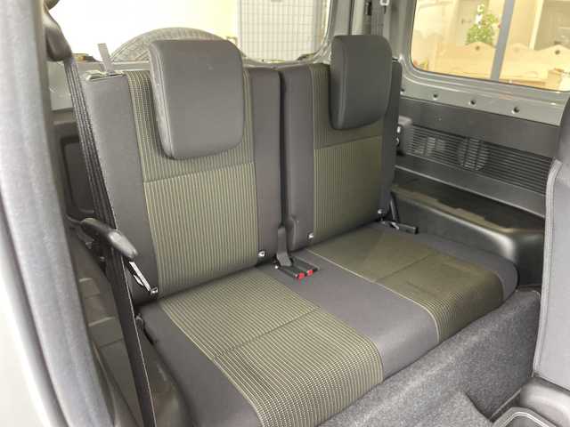 スズキ ジムニー XC 愛知県 2023(令5)年 2万km ミディアムグレー 衝突軽減システム/ディスプレイオーディオ　ナビ機能なし/４WD/バックカメラ/シートヒーター/LEDヘッドライト/ETC/レーンキープアシスト/スマートキー/プッシュスタート/ステアリングスイッチ