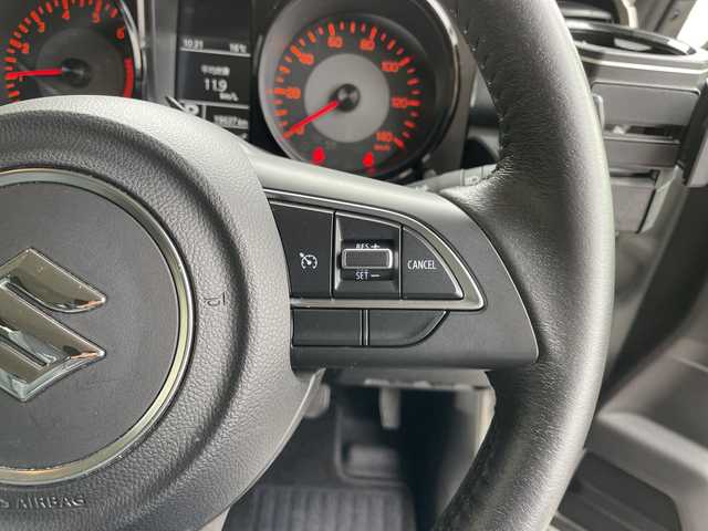 スズキ ジムニー XC 愛知県 2023(令5)年 2万km ミディアムグレー 衝突軽減システム/ディスプレイオーディオ　ナビ機能なし/４WD/バックカメラ/シートヒーター/LEDヘッドライト/ETC/レーンキープアシスト/スマートキー/プッシュスタート/ステアリングスイッチ