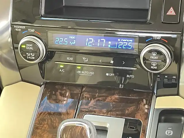 トヨタ アルファードハイブリット X 千葉県 2018(平30)年 3.2万km ホワイトパールクリスタルシャイン 禁煙車/純正７型ナビ/AM＆FM＆Bluetooth＆CD＆DVD＆TV/トヨタセーフティセンス/プリクラッシュセーフティ/レーンキープアシスト/レーダークルーズコントロール/ビルトインＥＴＣ　/両側電動スライドドア　/オートマチックハイビーム　/ＬＥＤヘッドライト　/フォグランプ　/バックカメラ　/電動パーキングブレーキ（オートホールド）/アイドリングストップ/ウィンカーミラー/純正ドアバイザー/プッシュスタート