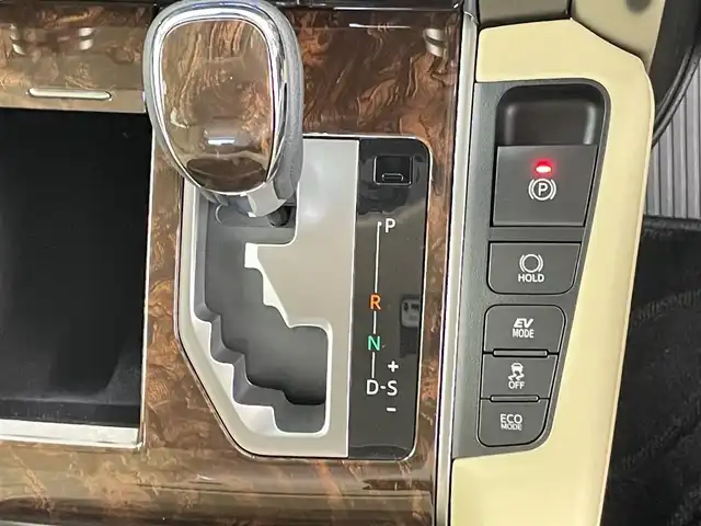 トヨタ アルファードハイブリット X 千葉県 2018(平30)年 3.2万km ホワイトパールクリスタルシャイン 禁煙車/純正７型ナビ/AM＆FM＆Bluetooth＆CD＆DVD＆TV/トヨタセーフティセンス/プリクラッシュセーフティ/レーンキープアシスト/レーダークルーズコントロール/ビルトインＥＴＣ　/両側電動スライドドア　/オートマチックハイビーム　/ＬＥＤヘッドライト　/フォグランプ　/バックカメラ　/電動パーキングブレーキ（オートホールド）/アイドリングストップ/ウィンカーミラー/純正ドアバイザー/プッシュスタート