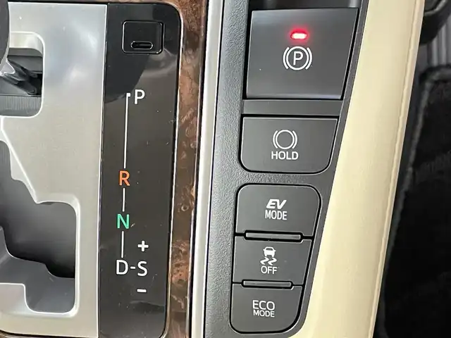 トヨタ アルファードハイブリット X 千葉県 2018(平30)年 3.2万km ホワイトパールクリスタルシャイン 禁煙車/純正７型ナビ/AM＆FM＆Bluetooth＆CD＆DVD＆TV/トヨタセーフティセンス/プリクラッシュセーフティ/レーンキープアシスト/レーダークルーズコントロール/ビルトインＥＴＣ　/両側電動スライドドア　/オートマチックハイビーム　/ＬＥＤヘッドライト　/フォグランプ　/バックカメラ　/電動パーキングブレーキ（オートホールド）/アイドリングストップ/ウィンカーミラー/純正ドアバイザー/プッシュスタート