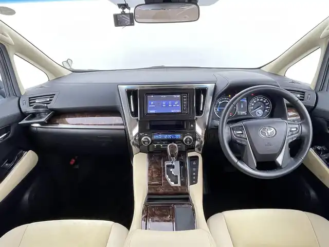 トヨタ アルファードハイブリット X 千葉県 2018(平30)年 3.2万km ホワイトパールクリスタルシャイン 禁煙車/純正７型ナビ/AM＆FM＆Bluetooth＆CD＆DVD＆TV/トヨタセーフティセンス/プリクラッシュセーフティ/レーンキープアシスト/レーダークルーズコントロール/ビルトインＥＴＣ　/両側電動スライドドア　/オートマチックハイビーム　/ＬＥＤヘッドライト　/フォグランプ　/バックカメラ　/電動パーキングブレーキ（オートホールド）/アイドリングストップ/ウィンカーミラー/純正ドアバイザー/プッシュスタート