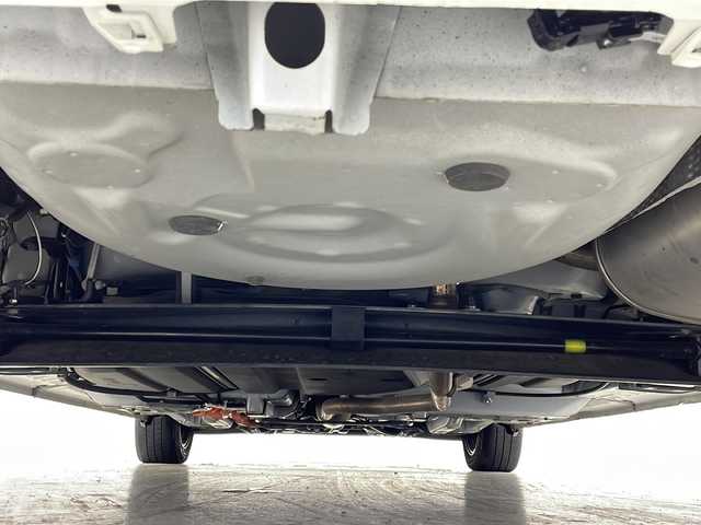 トヨタ シエンタ ハイブリッド G クエロ 茨城県 2020(令2)年 3.6万km ホワイトパールクリスタルシャイン 純正9インチナビ/・FM/AM/DISC/TV/SD/Bluetooth/・バックカメラ/前後ドライブレコーダー/クルーズコントロール/両側パワースライド/ハンドルヒーター/シートヒーター（D+N席）/前後コーナーセンサー/純正フロアマット/社外アルミホイール/ハーフレザーシート/横滑り防止機能/レーンキープアシスト/衝突被害軽減ブレーキ/フロントフォグライト/ドアバイザー/スタートエンジンボタン/LEDヘッドライト