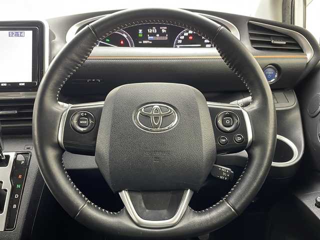 トヨタ シエンタ ハイブリッド G クエロ 茨城県 2020(令2)年 3.6万km ホワイトパールクリスタルシャイン 純正9インチナビ/・FM/AM/DISC/TV/SD/Bluetooth/・バックカメラ/前後ドライブレコーダー/クルーズコントロール/両側パワースライド/ハンドルヒーター/シートヒーター（D+N席）/前後コーナーセンサー/純正フロアマット/社外アルミホイール/ハーフレザーシート/横滑り防止機能/レーンキープアシスト/衝突被害軽減ブレーキ/フロントフォグライト/ドアバイザー/スタートエンジンボタン/LEDヘッドライト