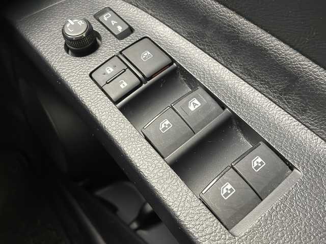 トヨタ シエンタ ハイブリッド G クエロ 茨城県 2020(令2)年 3.6万km ホワイトパールクリスタルシャイン 純正9インチナビ/・FM/AM/DISC/TV/SD/Bluetooth/・バックカメラ/前後ドライブレコーダー/クルーズコントロール/両側パワースライド/ハンドルヒーター/シートヒーター（D+N席）/前後コーナーセンサー/純正フロアマット/社外アルミホイール/ハーフレザーシート/横滑り防止機能/レーンキープアシスト/衝突被害軽減ブレーキ/フロントフォグライト/ドアバイザー/スタートエンジンボタン/LEDヘッドライト