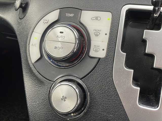 トヨタ シエンタ ハイブリッド G クエロ 茨城県 2020(令2)年 3.6万km ホワイトパールクリスタルシャイン 純正9インチナビ/・FM/AM/DISC/TV/SD/Bluetooth/・バックカメラ/前後ドライブレコーダー/クルーズコントロール/両側パワースライド/ハンドルヒーター/シートヒーター（D+N席）/前後コーナーセンサー/純正フロアマット/社外アルミホイール/ハーフレザーシート/横滑り防止機能/レーンキープアシスト/衝突被害軽減ブレーキ/フロントフォグライト/ドアバイザー/スタートエンジンボタン/LEDヘッドライト