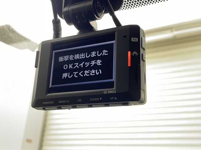 トヨタ シエンタ ハイブリッド G クエロ 茨城県 2020(令2)年 3.6万km ホワイトパールクリスタルシャイン 純正9インチナビ/・FM/AM/DISC/TV/SD/Bluetooth/・バックカメラ/前後ドライブレコーダー/クルーズコントロール/両側パワースライド/ハンドルヒーター/シートヒーター（D+N席）/前後コーナーセンサー/純正フロアマット/社外アルミホイール/ハーフレザーシート/横滑り防止機能/レーンキープアシスト/衝突被害軽減ブレーキ/フロントフォグライト/ドアバイザー/スタートエンジンボタン/LEDヘッドライト