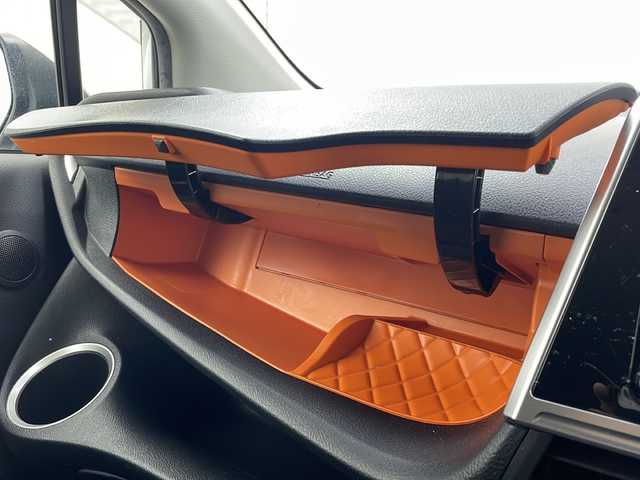 トヨタ シエンタ ハイブリッド G クエロ 茨城県 2020(令2)年 3.6万km ホワイトパールクリスタルシャイン 純正9インチナビ/・FM/AM/DISC/TV/SD/Bluetooth/・バックカメラ/前後ドライブレコーダー/クルーズコントロール/両側パワースライド/ハンドルヒーター/シートヒーター（D+N席）/前後コーナーセンサー/純正フロアマット/社外アルミホイール/ハーフレザーシート/横滑り防止機能/レーンキープアシスト/衝突被害軽減ブレーキ/フロントフォグライト/ドアバイザー/スタートエンジンボタン/LEDヘッドライト