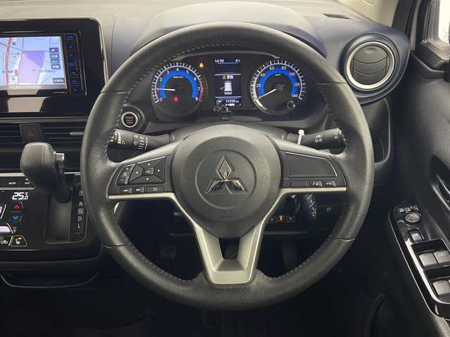 三菱 ｅＫクロス T 秋田県 2019(令1)年 3.2万km シルキーホワイト 4WD/社外メモリナビ　/フルセグTV/CD/DVD/Bluetooth/バックカメラ　/衝突被害軽減ブレーキ　/レーンキープアシスト　/クリアランスソナー　/横滑り防止装置/アイドリングストップ/前席シートヒーター/前方ドライブレコーダー　/ETC/純正エンジンスターター/LEDヘッドライト/フォグランプ/ステアリングリモコン/本革ステアリング/社外フロアマット/純正サイドバイザー/社外アルミホイール