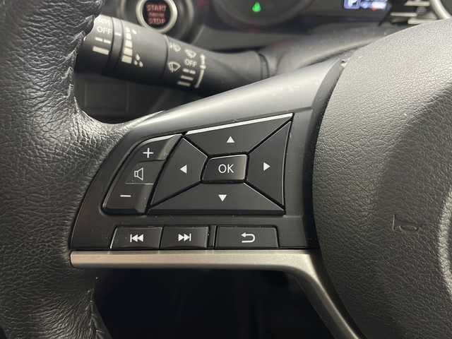 三菱 ｅＫクロス T 秋田県 2019(令1)年 3.2万km シルキーホワイト 4WD/社外メモリナビ　/フルセグTV/CD/DVD/Bluetooth/バックカメラ　/衝突被害軽減ブレーキ　/レーンキープアシスト　/クリアランスソナー　/横滑り防止装置/アイドリングストップ/前席シートヒーター/前方ドライブレコーダー　/ETC/純正エンジンスターター/LEDヘッドライト/フォグランプ/ステアリングリモコン/本革ステアリング/社外フロアマット/純正サイドバイザー/社外アルミホイール