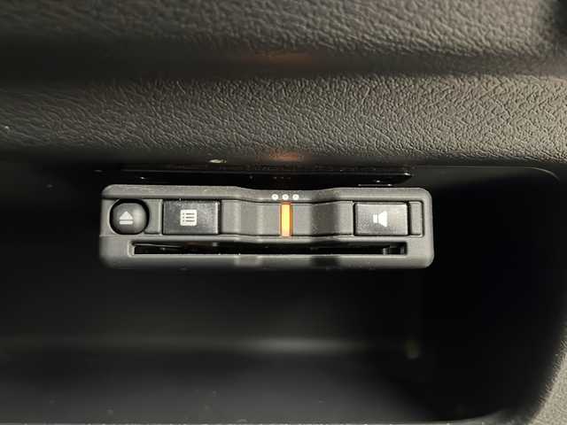 三菱 ｅＫクロス T 秋田県 2019(令1)年 3.2万km シルキーホワイト 4WD/社外メモリナビ　/フルセグTV/CD/DVD/Bluetooth/バックカメラ　/衝突被害軽減ブレーキ　/レーンキープアシスト　/クリアランスソナー　/横滑り防止装置/アイドリングストップ/前席シートヒーター/前方ドライブレコーダー　/ETC/純正エンジンスターター/LEDヘッドライト/フォグランプ/ステアリングリモコン/本革ステアリング/社外フロアマット/純正サイドバイザー/社外アルミホイール