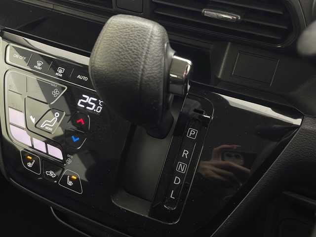 三菱 ｅＫクロス T 秋田県 2019(令1)年 3.2万km シルキーホワイト 4WD/社外メモリナビ　/フルセグTV/CD/DVD/Bluetooth/バックカメラ　/衝突被害軽減ブレーキ　/レーンキープアシスト　/クリアランスソナー　/横滑り防止装置/アイドリングストップ/前席シートヒーター/前方ドライブレコーダー　/ETC/純正エンジンスターター/LEDヘッドライト/フォグランプ/ステアリングリモコン/本革ステアリング/社外フロアマット/純正サイドバイザー/社外アルミホイール