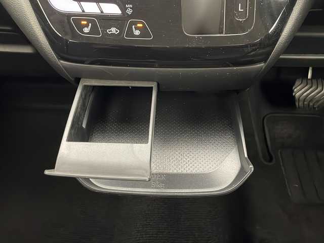 三菱 ｅＫクロス T 秋田県 2019(令1)年 3.2万km シルキーホワイト 4WD/社外メモリナビ　/フルセグTV/CD/DVD/Bluetooth/バックカメラ　/衝突被害軽減ブレーキ　/レーンキープアシスト　/クリアランスソナー　/横滑り防止装置/アイドリングストップ/前席シートヒーター/前方ドライブレコーダー　/ETC/純正エンジンスターター/LEDヘッドライト/フォグランプ/ステアリングリモコン/本革ステアリング/社外フロアマット/純正サイドバイザー/社外アルミホイール