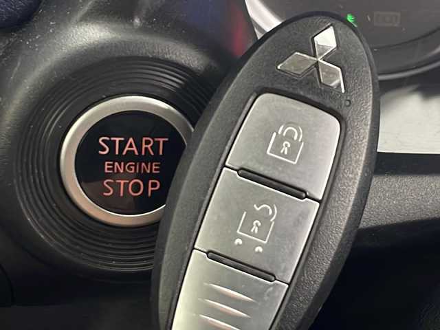 三菱 ｅＫクロス T 秋田県 2019(令1)年 3.2万km シルキーホワイト 4WD/社外メモリナビ　/フルセグTV/CD/DVD/Bluetooth/バックカメラ　/衝突被害軽減ブレーキ　/レーンキープアシスト　/クリアランスソナー　/横滑り防止装置/アイドリングストップ/前席シートヒーター/前方ドライブレコーダー　/ETC/純正エンジンスターター/LEDヘッドライト/フォグランプ/ステアリングリモコン/本革ステアリング/社外フロアマット/純正サイドバイザー/社外アルミホイール