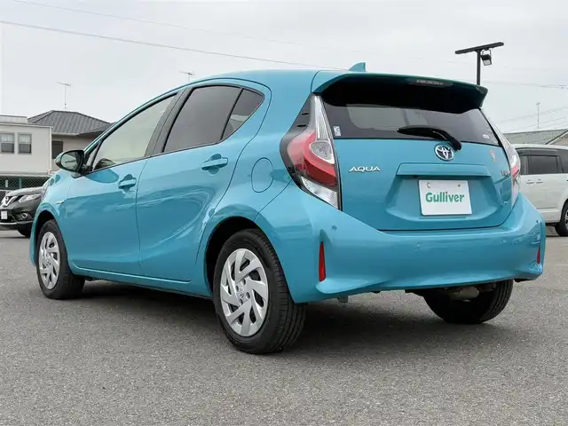 トヨタ アクア S 大分県 2019(令1)年 4.1万km クリアエメラルドパールクリスタルシャイン ・純正ナビ(CD/DVD/BT/SD)/・プリクラッシュセーフティ/・レーンキープアシスト/・コーナーセンサー/・前後ドライブレコーダー/・ETC/・ステアリングスイッチ/・オートハイビーム/・スマートキー/・プッシュスタートボタン/・スペアキー