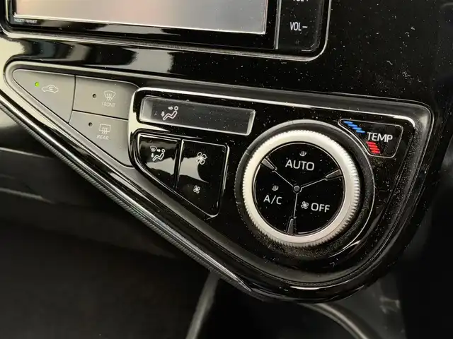 トヨタ アクア S 大分県 2019(令1)年 4.1万km クリアエメラルドパールクリスタルシャイン ・純正ナビ(CD/DVD/BT/SD)/・プリクラッシュセーフティ/・レーンキープアシスト/・コーナーセンサー/・前後ドライブレコーダー/・ETC/・ステアリングスイッチ/・オートハイビーム/・スマートキー/・プッシュスタートボタン/・スペアキー